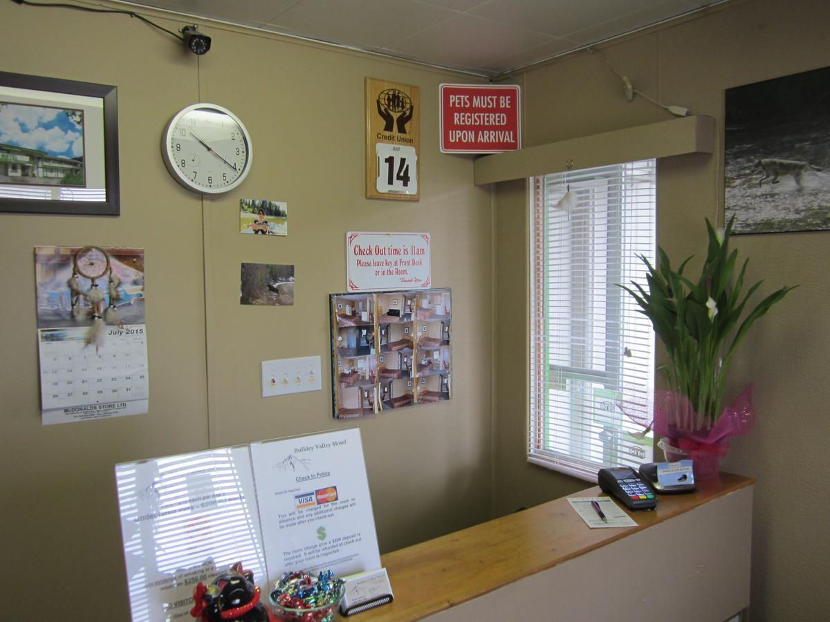 Bulkley Valley Motel New Hazelton Ngoại thất bức ảnh