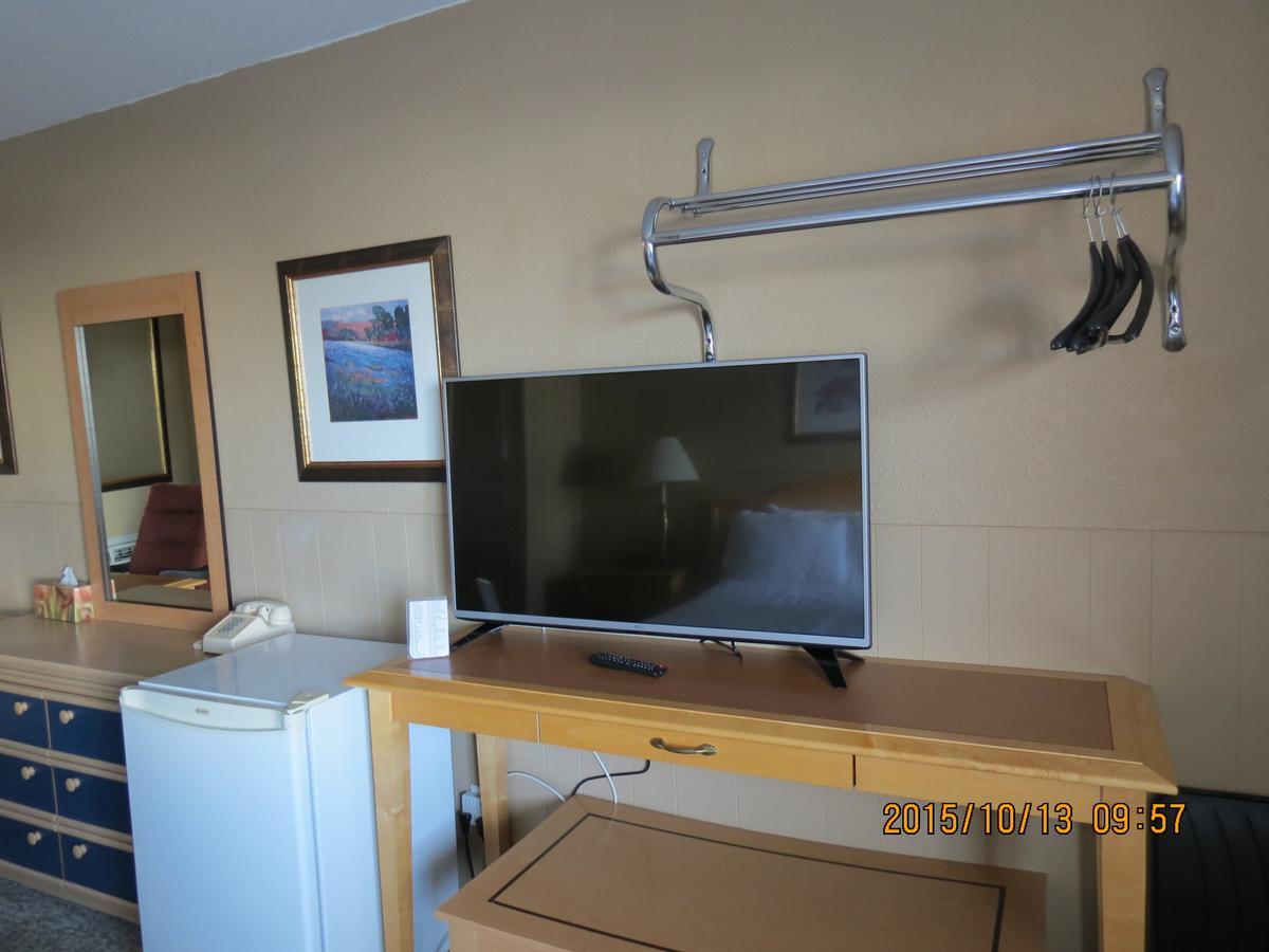 Bulkley Valley Motel New Hazelton Ngoại thất bức ảnh